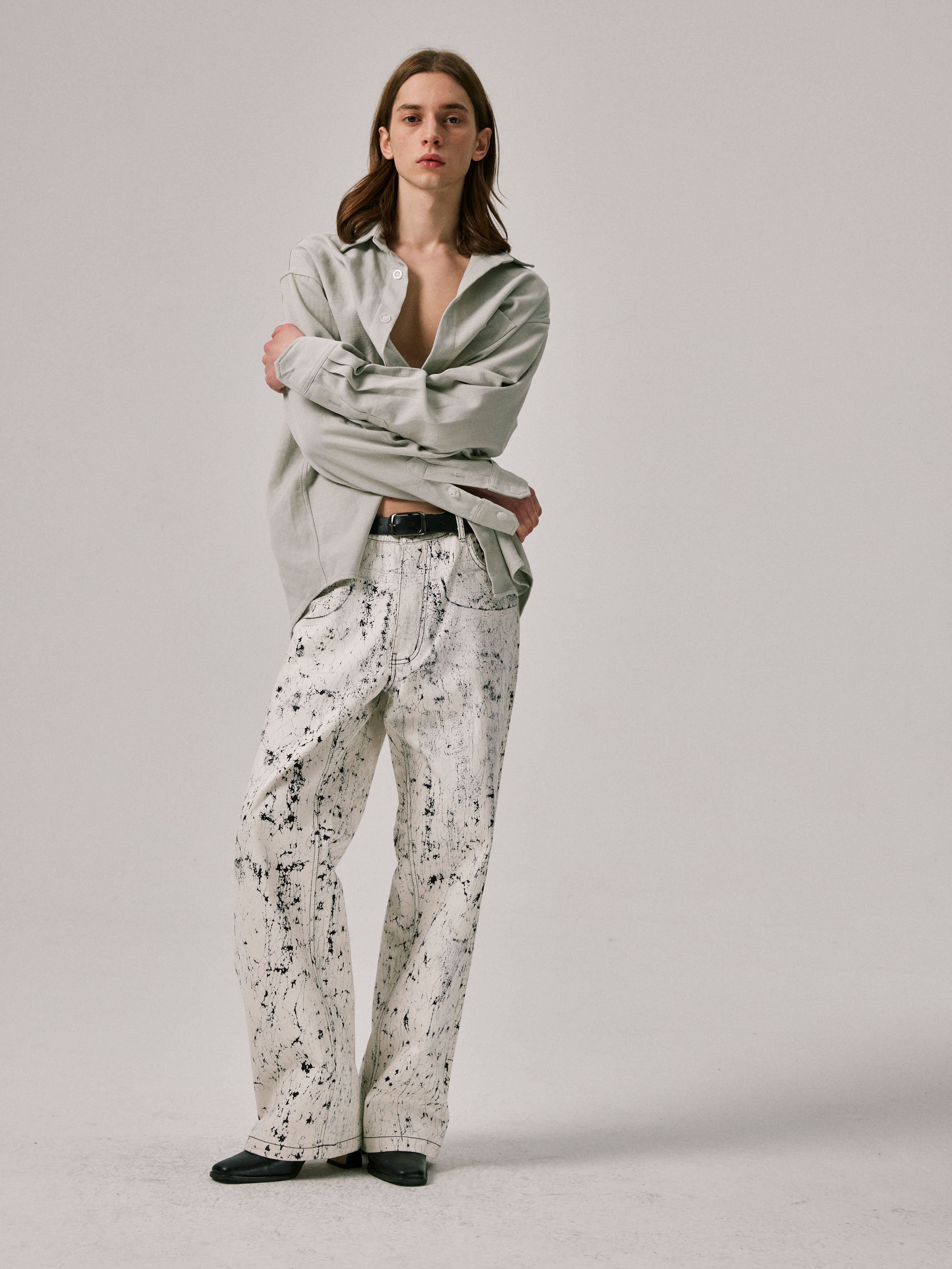 Straight-Leg Jeans in Digital Denim Print Type1