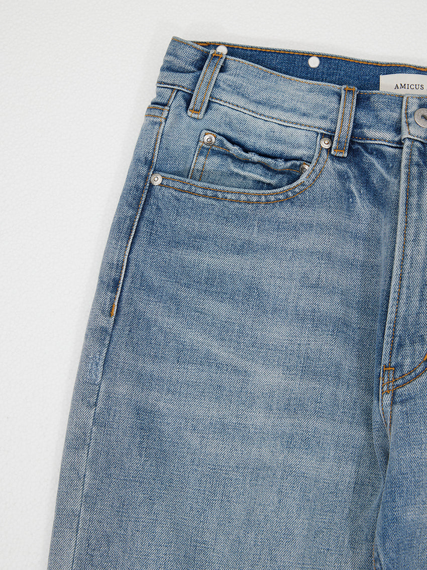 Mid-Rise Wide Leg Pleated Ripped Jeans in Blue