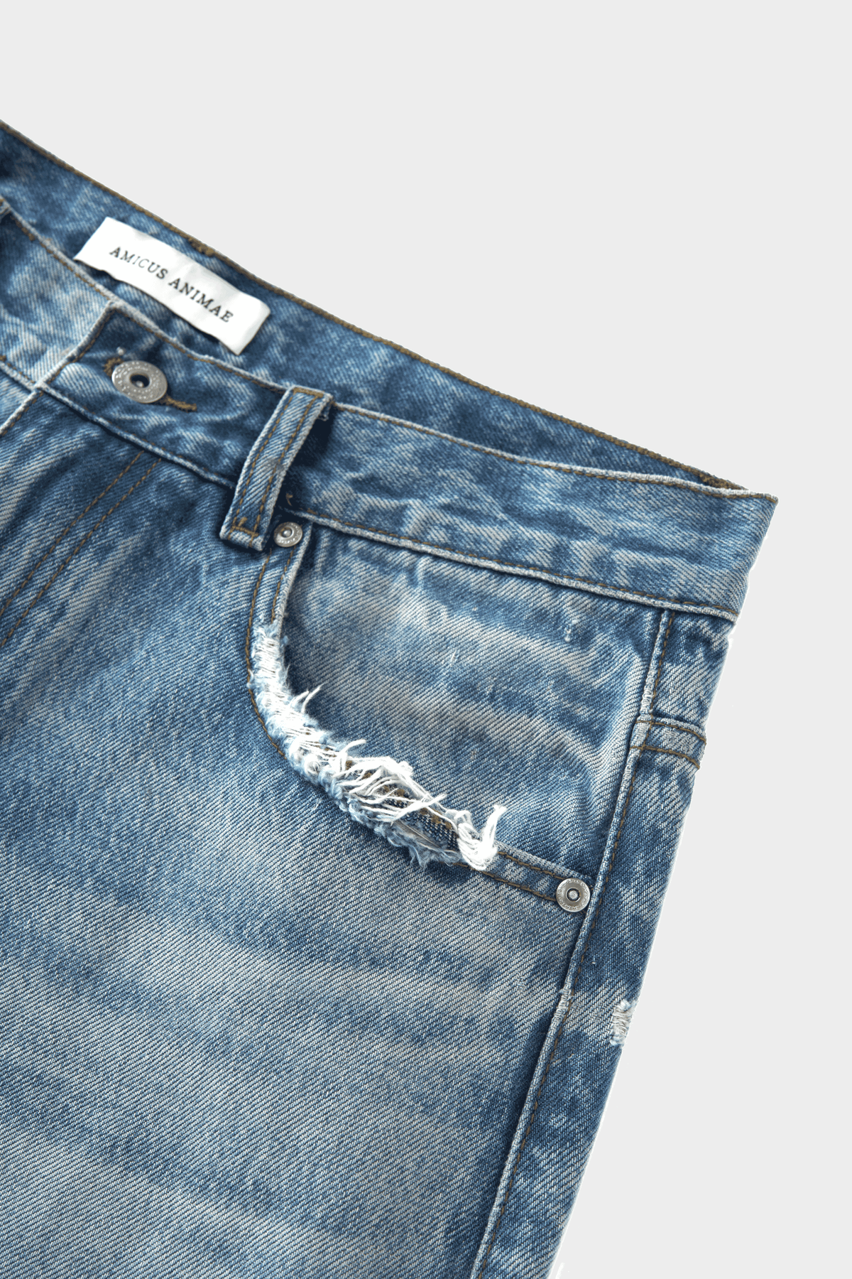 Bootcut Jeans in Distressed Sky Blue