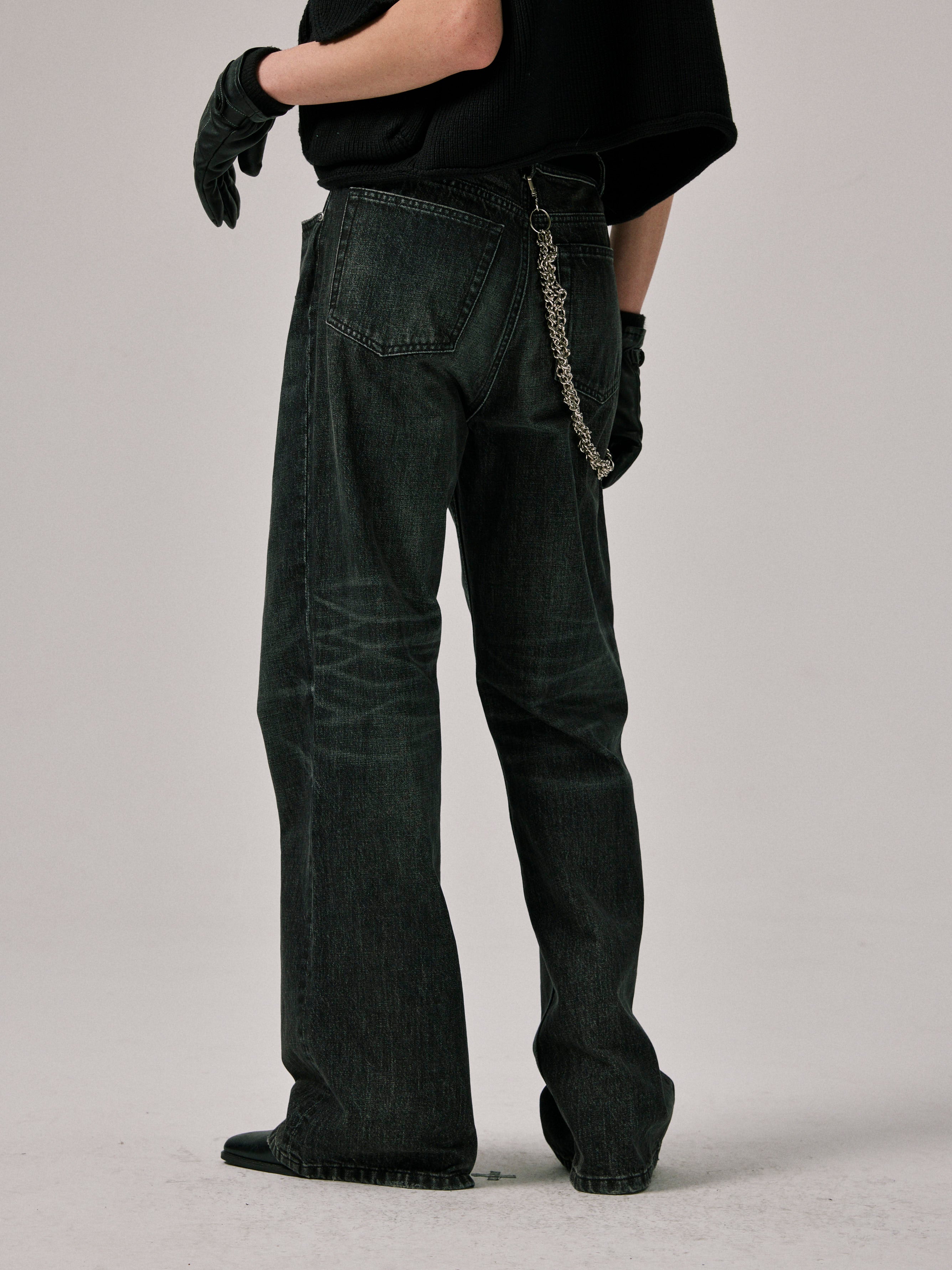Flared Jeans in Vintage Black