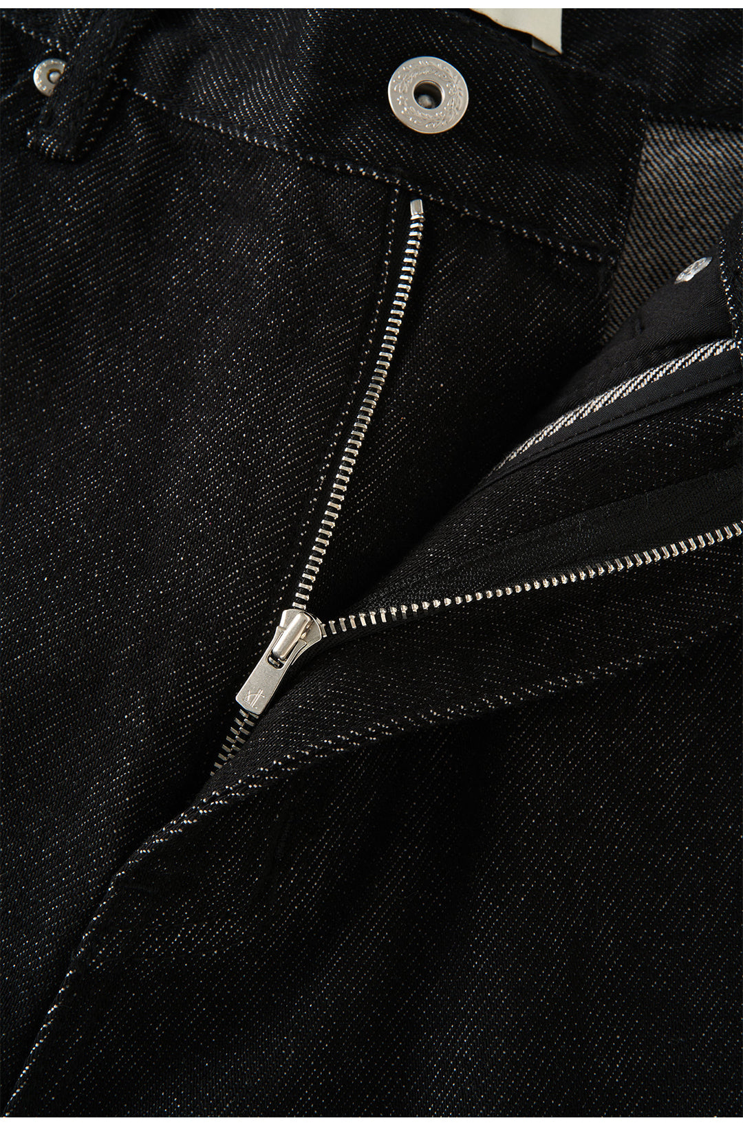 Flared Jeans in Natural Black