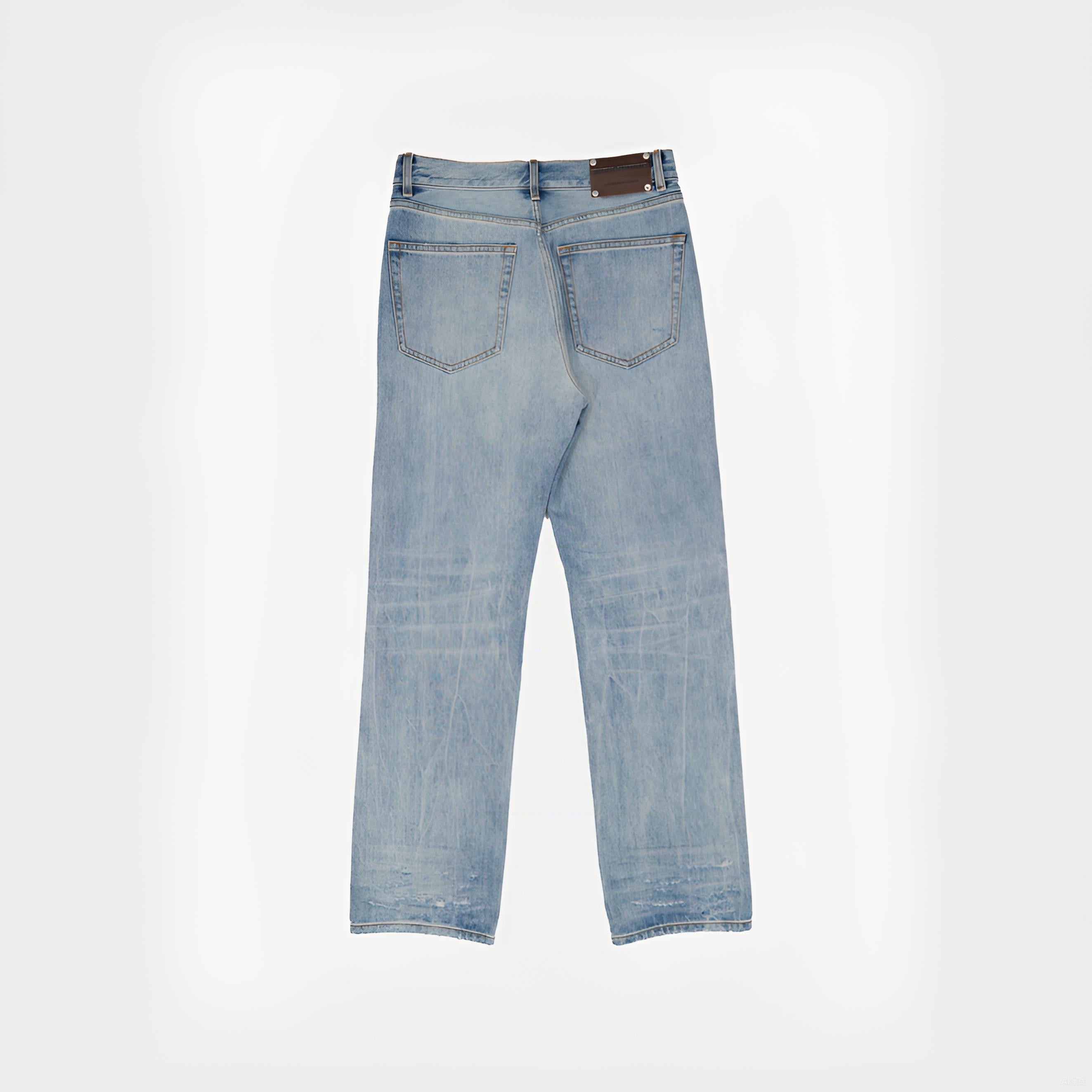 Mid-Rise Wide Leg Pleated Ripped Jeans in Blue