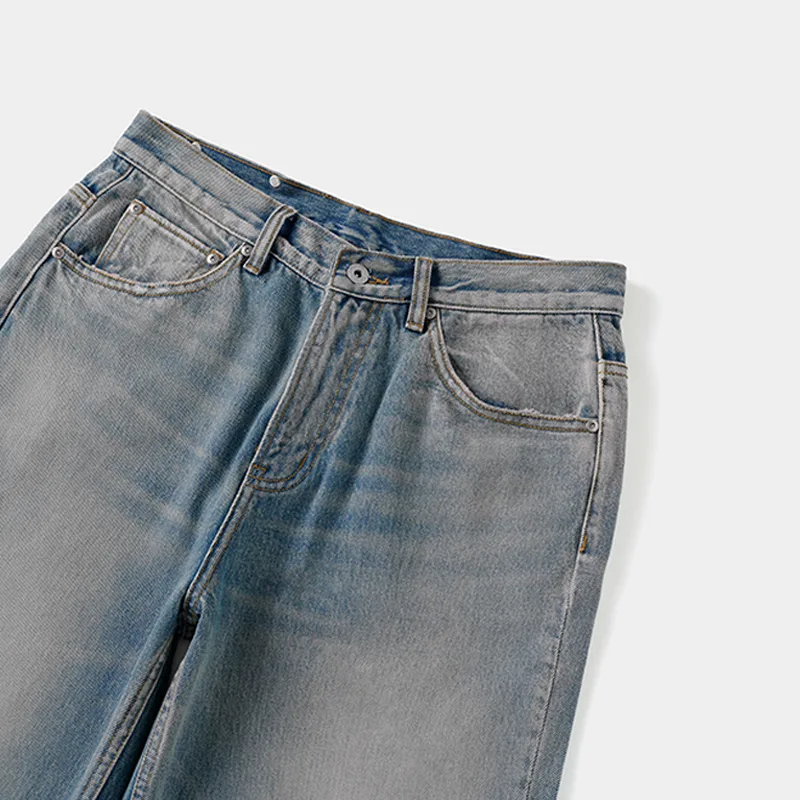 Flared Jeans in Medium Blue